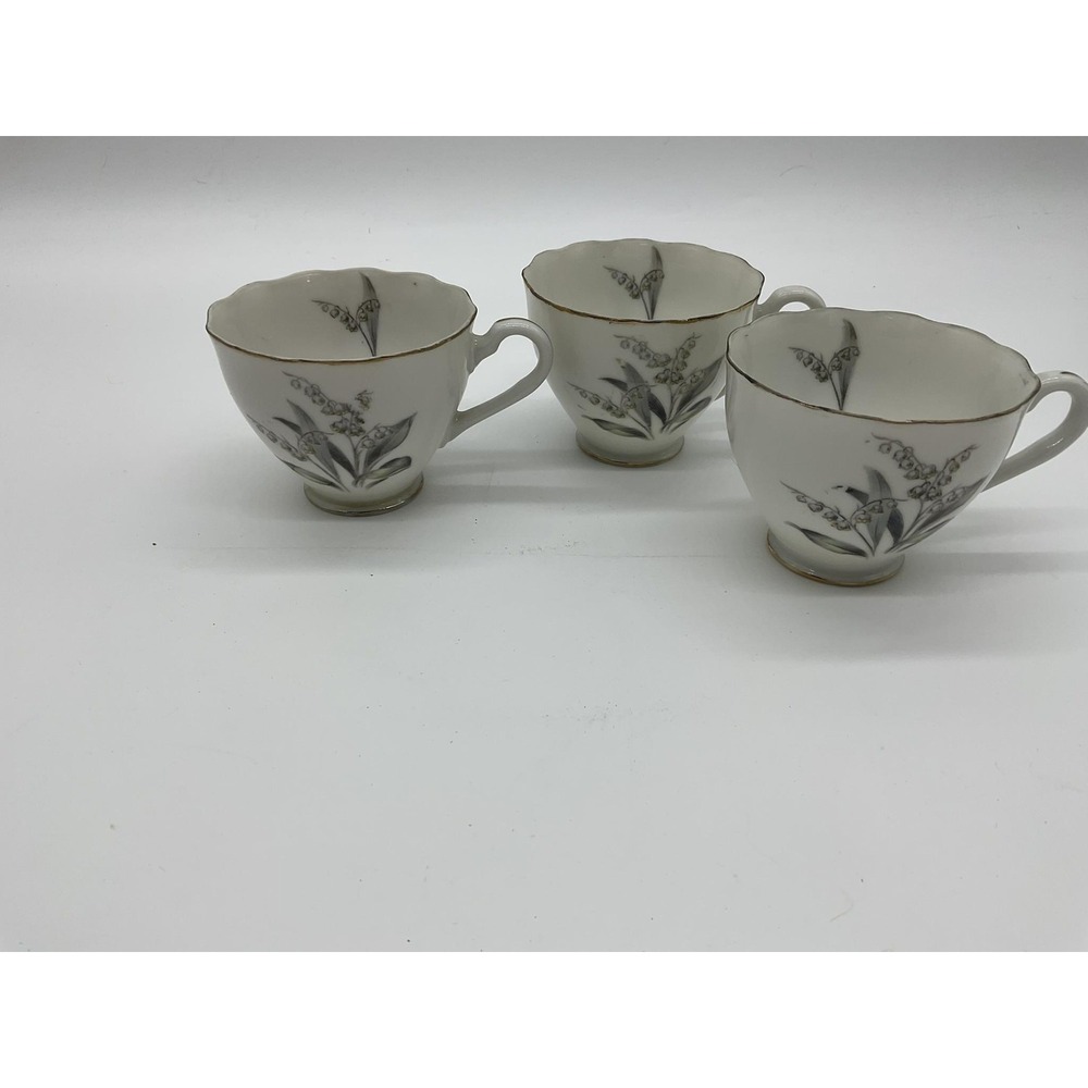 Vintage Unmarked White Porcelain Floral Tea Cups Set Of 3 Japan Kitchen Decor
